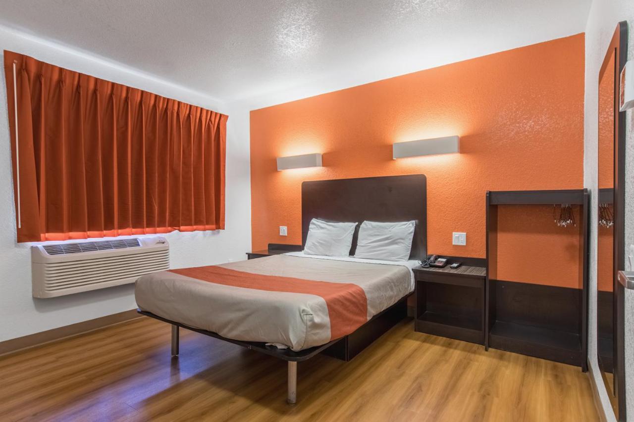 Motel 6 Бейкерсфилд Экстерьер фото