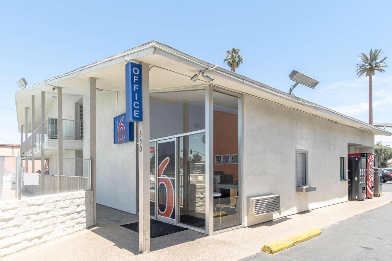 Motel 6 Бейкерсфилд Экстерьер фото