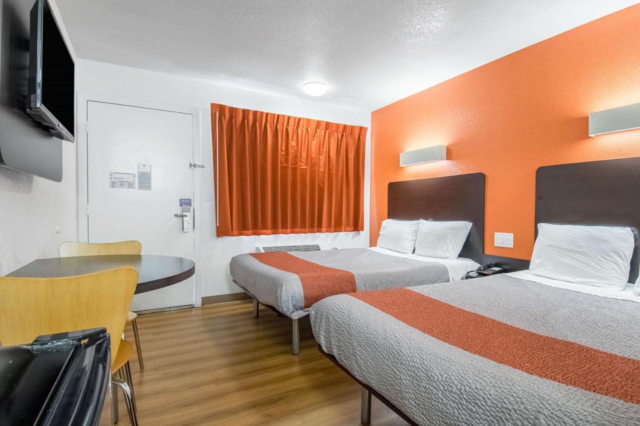 Motel 6 Бейкерсфилд Экстерьер фото