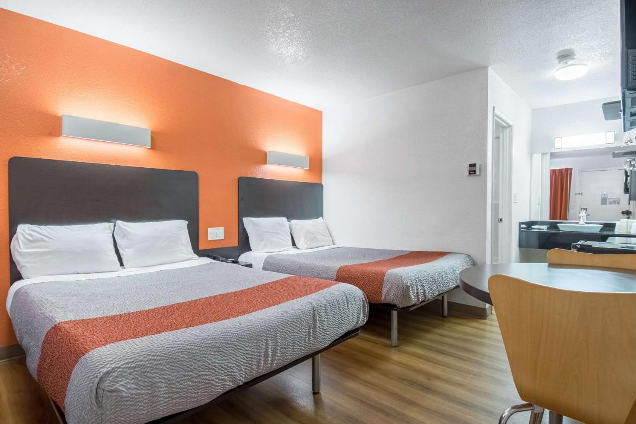 Motel 6 Бейкерсфилд Экстерьер фото